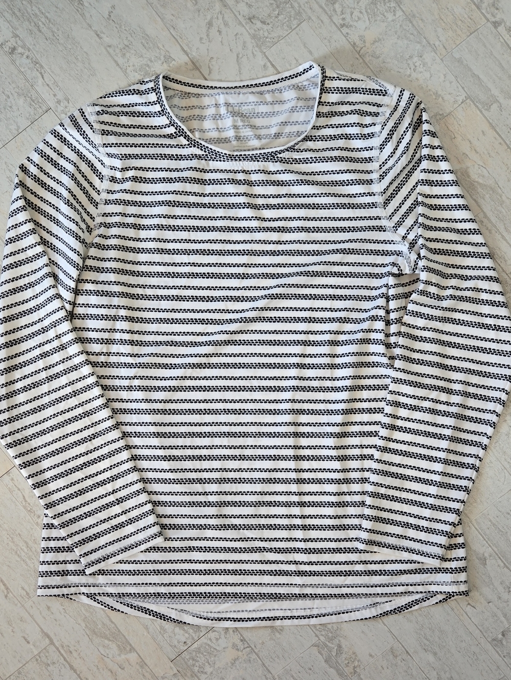 L.L. BEAN Womans Size Medium Rash Guard Long Sleeve Performance Top
